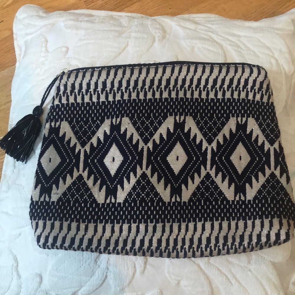 Stunning Clutch